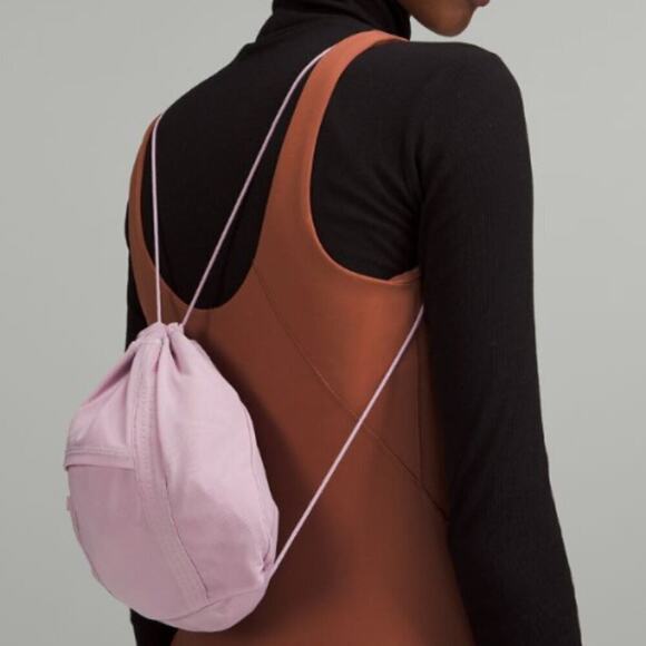 Lululemon Pack Light Packable Pullover Rain Jacket Porcelain Pink Size 6-8 - Picture 2 of 10